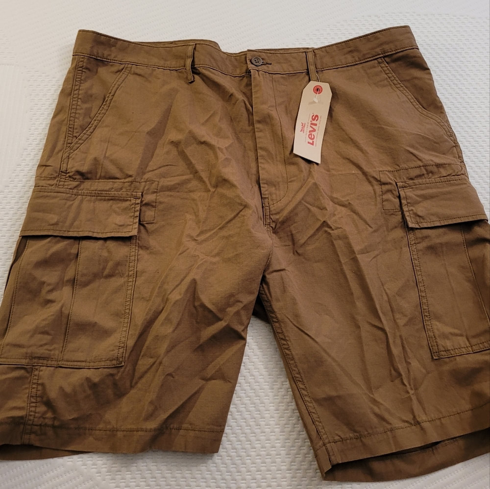 Levi's Carrier Cargo Short (42)